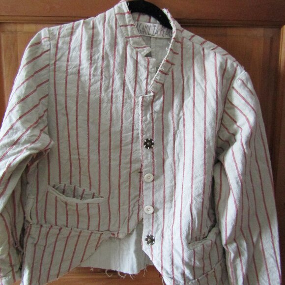 Share Magnolia Pearl Linen Coat - Picture 2 of 10